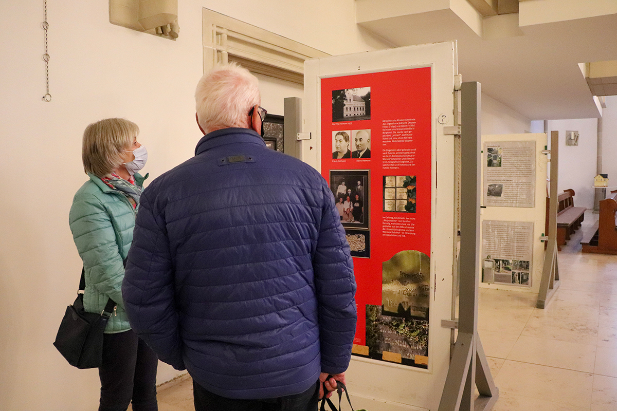 „Türenausstellung“ in Dülmen eröffnet